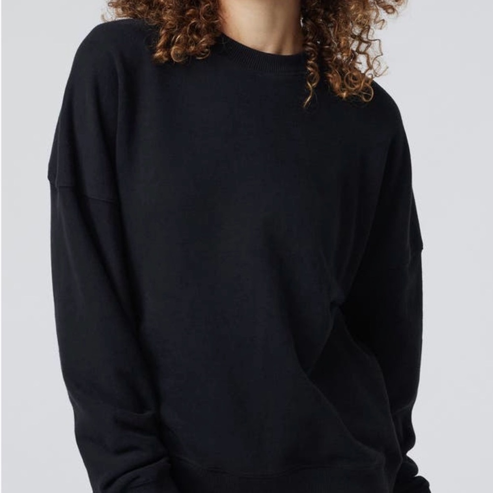 Vuori Women's Black Crew Neck Sweater
